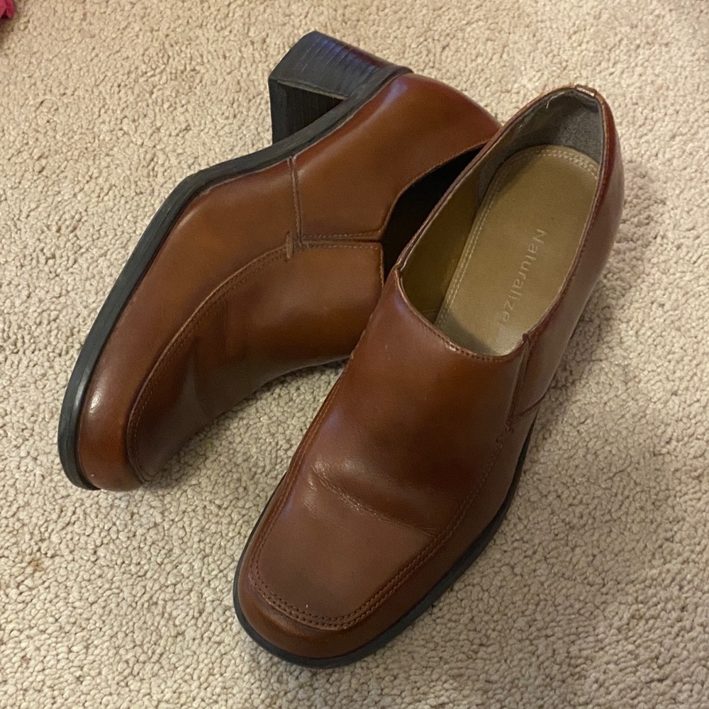Naturalizer Women's Brown Leather Loafers